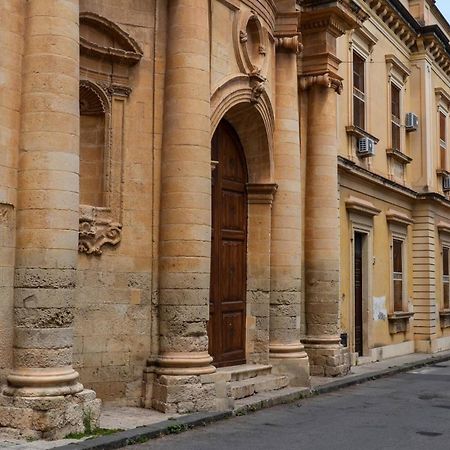 Willa Casa Vacanze Robinson Avola Zewnętrze zdjęcie
